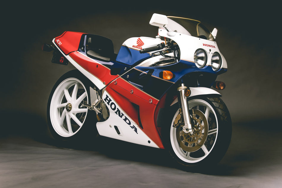 Honda RC30 VFR750R ~ Iconic Motorbikes Classic Poster Series.