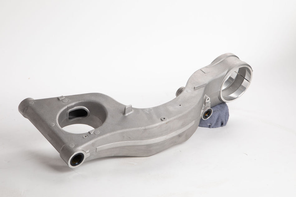 Honda VFR750R RC30 (1987-1990). Swingarm. (OEM) #52200MR7305