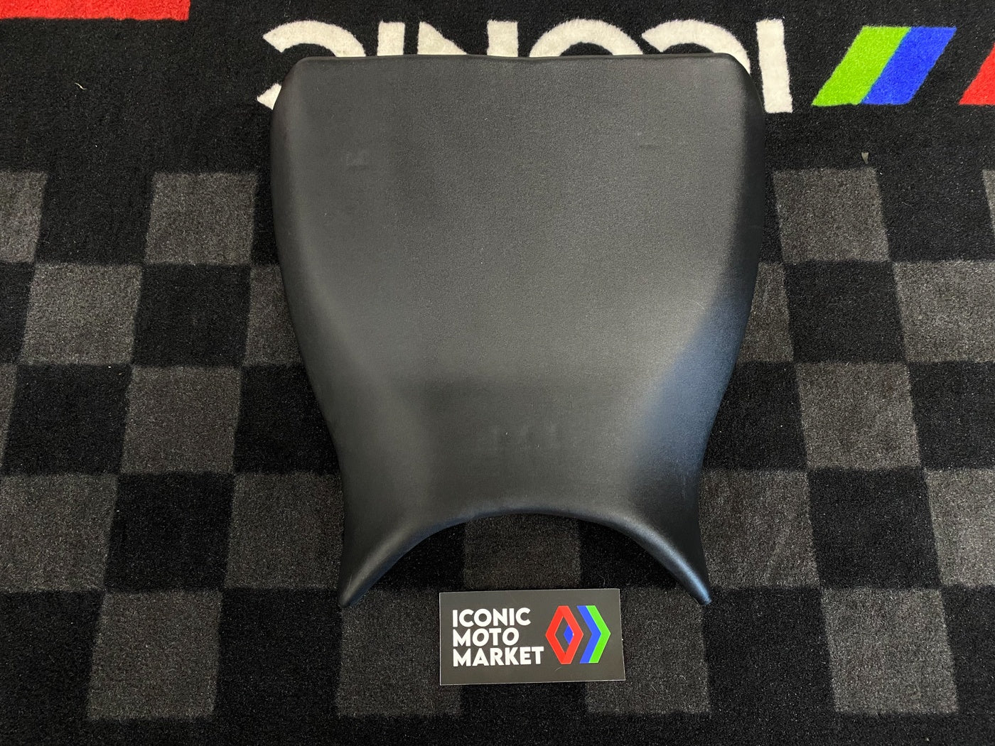 1995 Kawasaki ZX7R Seat