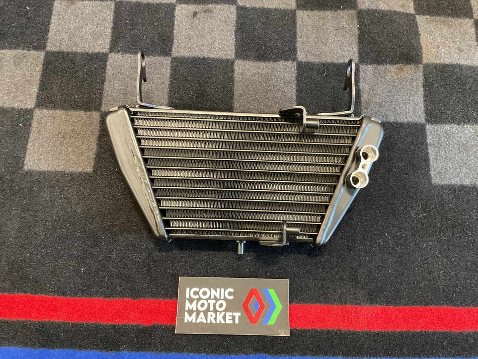 MV Agusta F4 1000 S (2010-2012) F4 1000 R / 1000 RR (2011-2012). Radiator, Oil. New. (OEM) #8000B4882