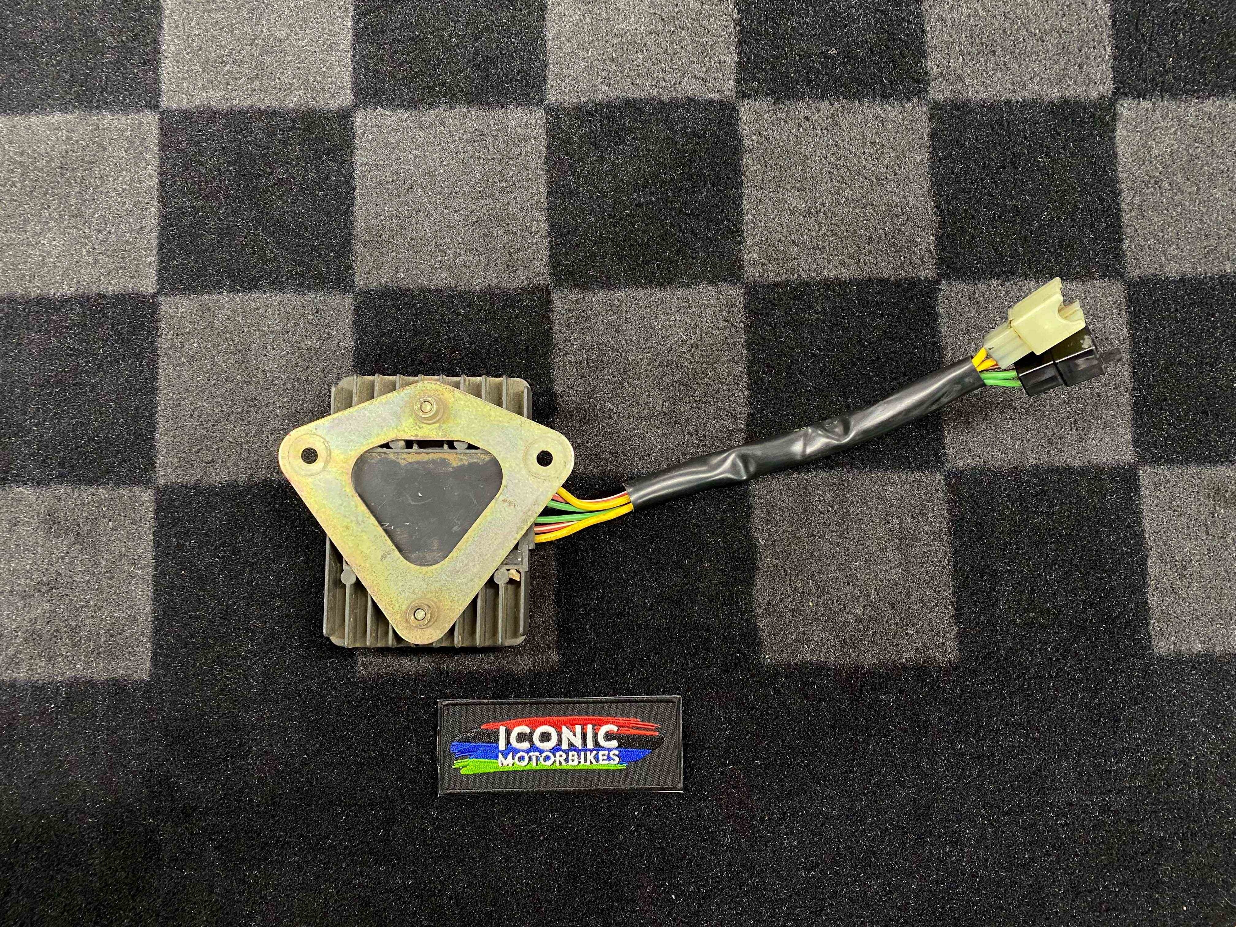 Ducati 900ss Voltage Regulator #SH673-12