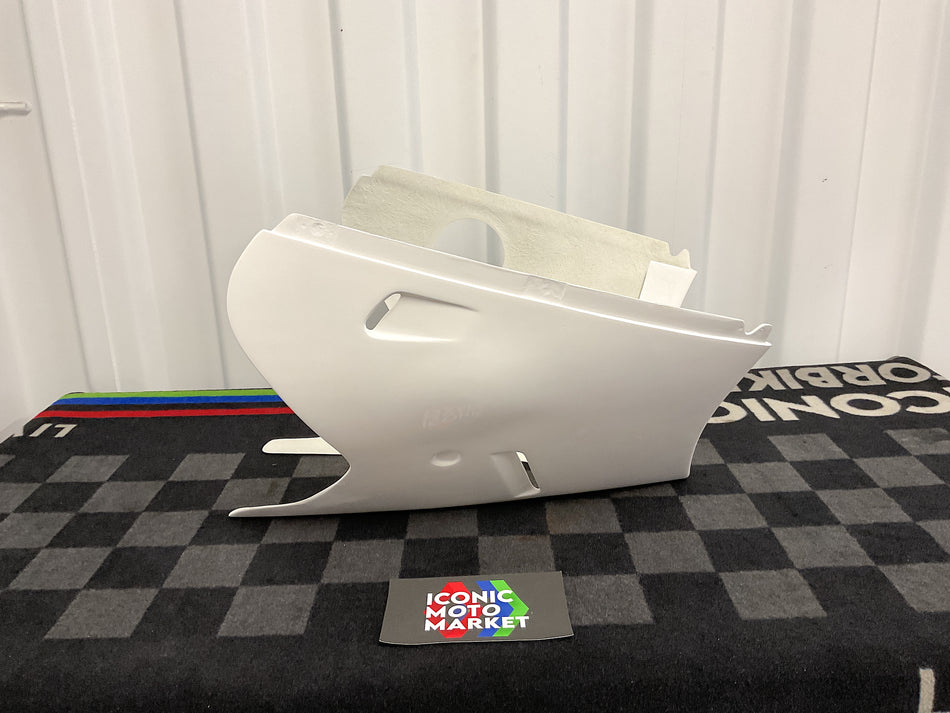 Suzuki GSX-R750RK (1989). Fiberman Lower Fairing 1-piece. Fiberglass. (NOS) #JDF-RKLower