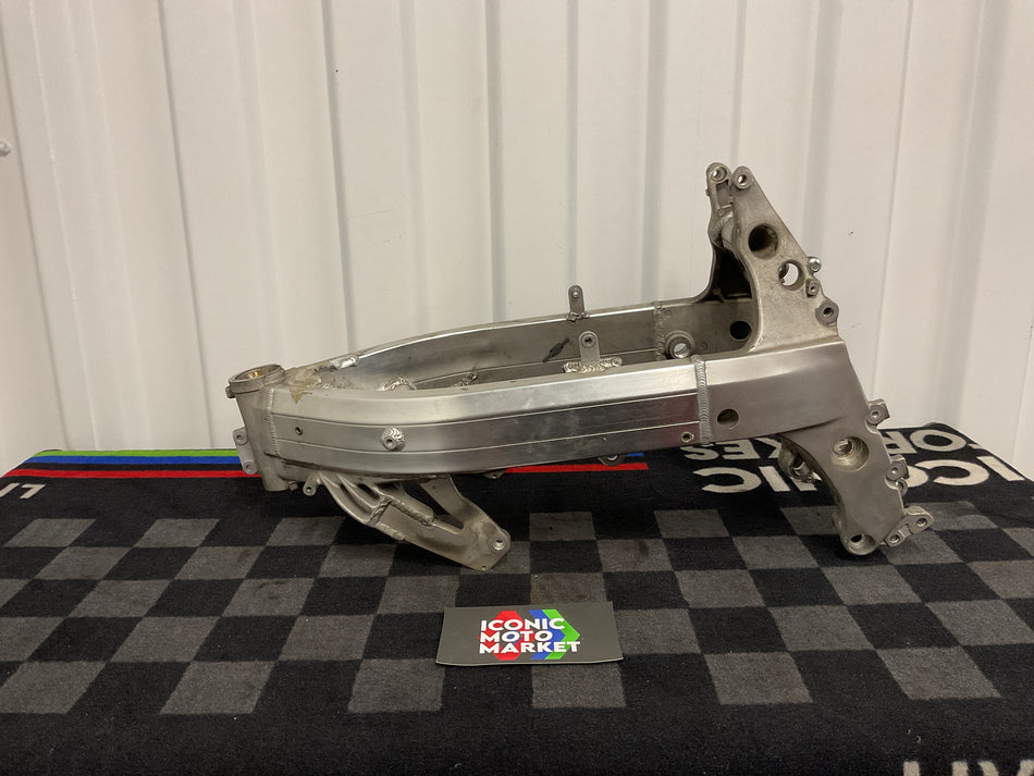 Honda VFR400R Frame NC-30 (1988-1994) USED