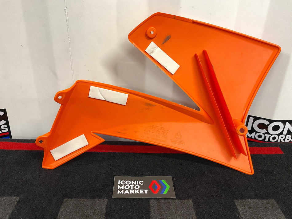 KTM 640 LC4 (2005) Left-Side Fairing. (OEM) #5840805000004