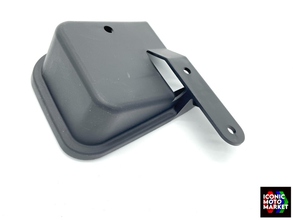 Suzuki RG500 (1985-1987) Coupler Cover, Right-Side. NOS (OEM) #51891-20A00