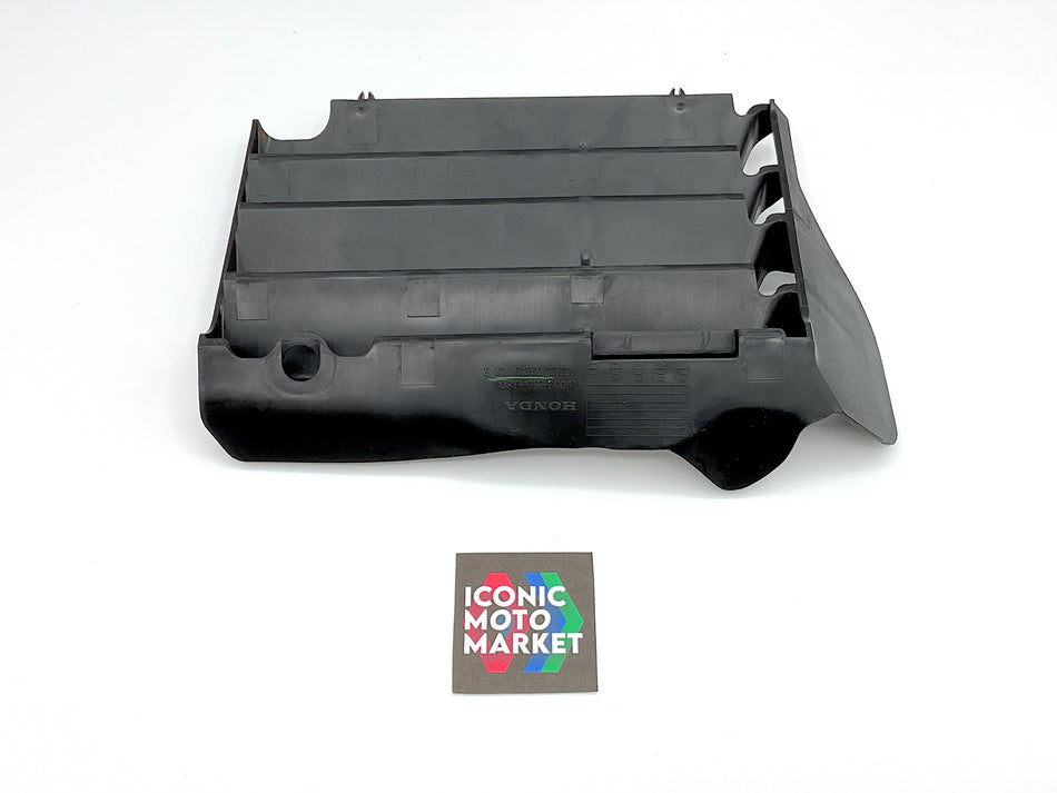 Honda CRF450 (2015-2017). Radiator Shroud, Right-Side/Plastic. New. (OEM) #19033-MEN-A900