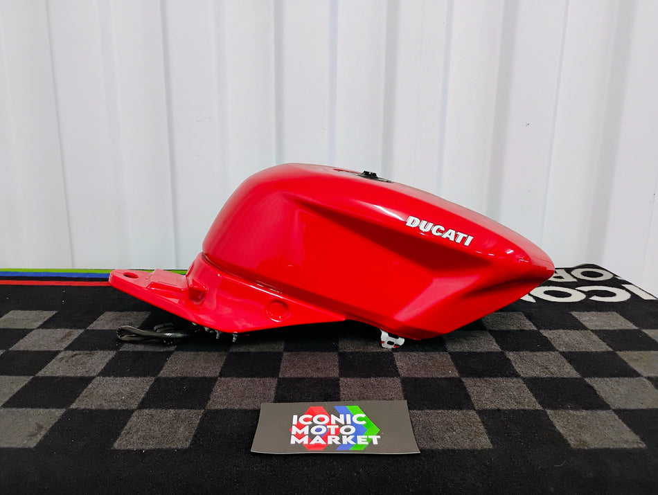 Ducati 1098 (2007-2009) Fuel Tank. Excellent condition. (OEM) #58611601AA