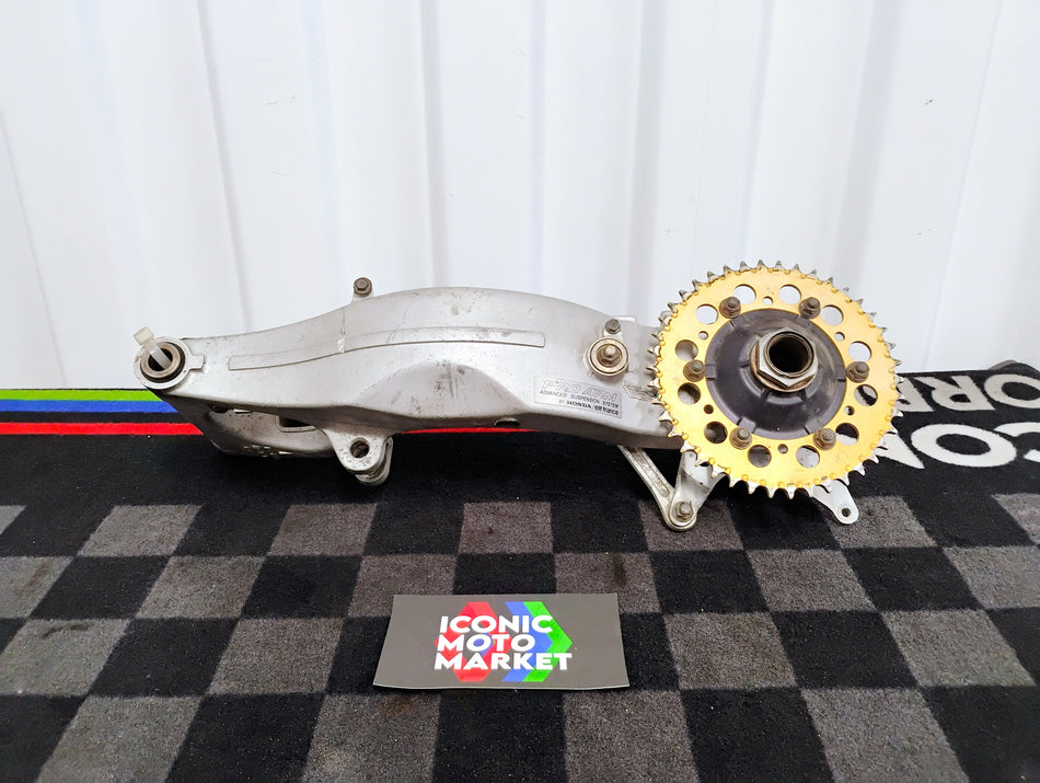 Honda VFR400 NC30 (1989-1992). Swing-arm/Bearing/Axle with Rear Sprocket. (OEM)