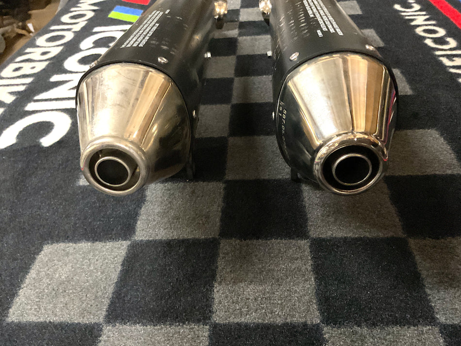 KTM 640 Duke II (1999-2001) LC4 Muffler Set. (OEM) #58705071000_58705070000 (2)