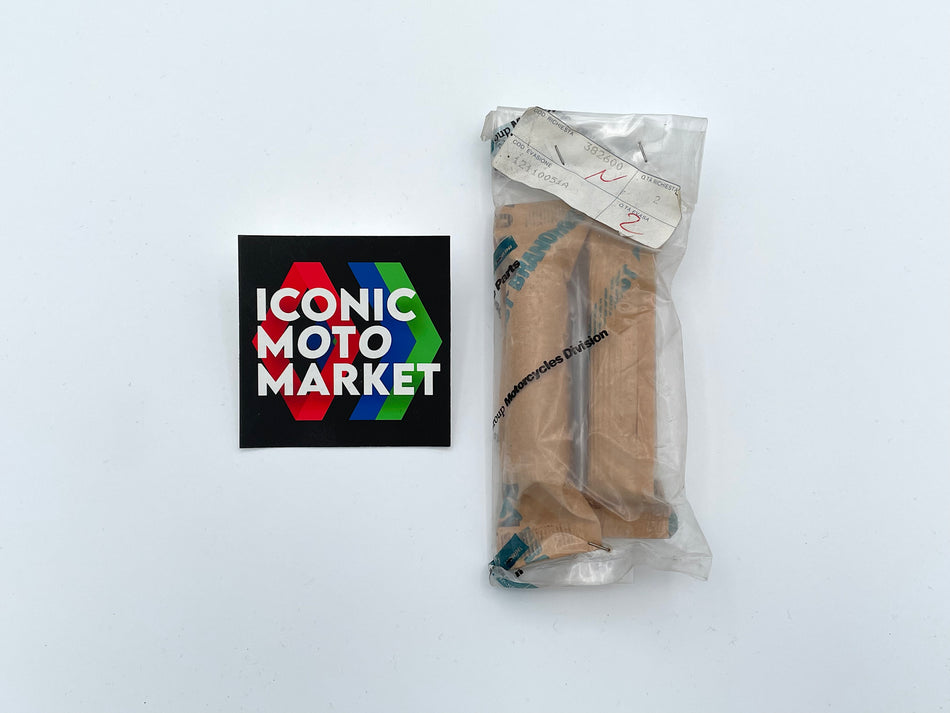 Ducati 900SS (1991-1997) 907 I.E. Paso (1990-1993) Monster 900 (1993-1997) ST2 (1997-2003) Piston Pin. (OEM) #12110051A