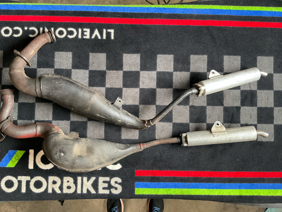 Honda NSR250R MC21 (1990-1993) Exhaust, Left/Right Set. (OEM) #HMKV3H_SET