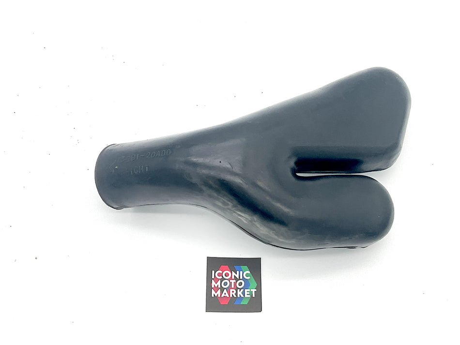 Suzuki RG500 (1985-1987) Stock Intake Duct, Right-Side. (OEM) #13881-20A00 (2)