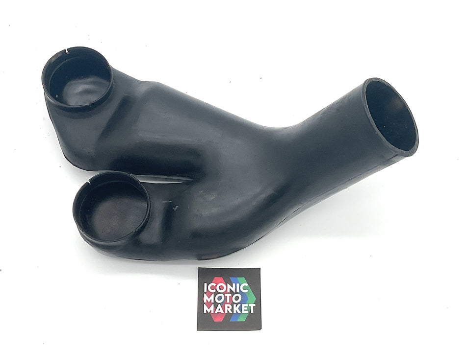 Suzuki RG500 (1985-1987) Stock Intake Duct, Right-Side. (OEM) #13881-20A00 (2)