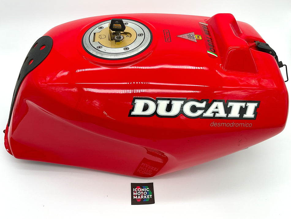 Ducati 888 SP Series (1992-1994) Fuel Tank w/ Key. (OEM) #58610202AA