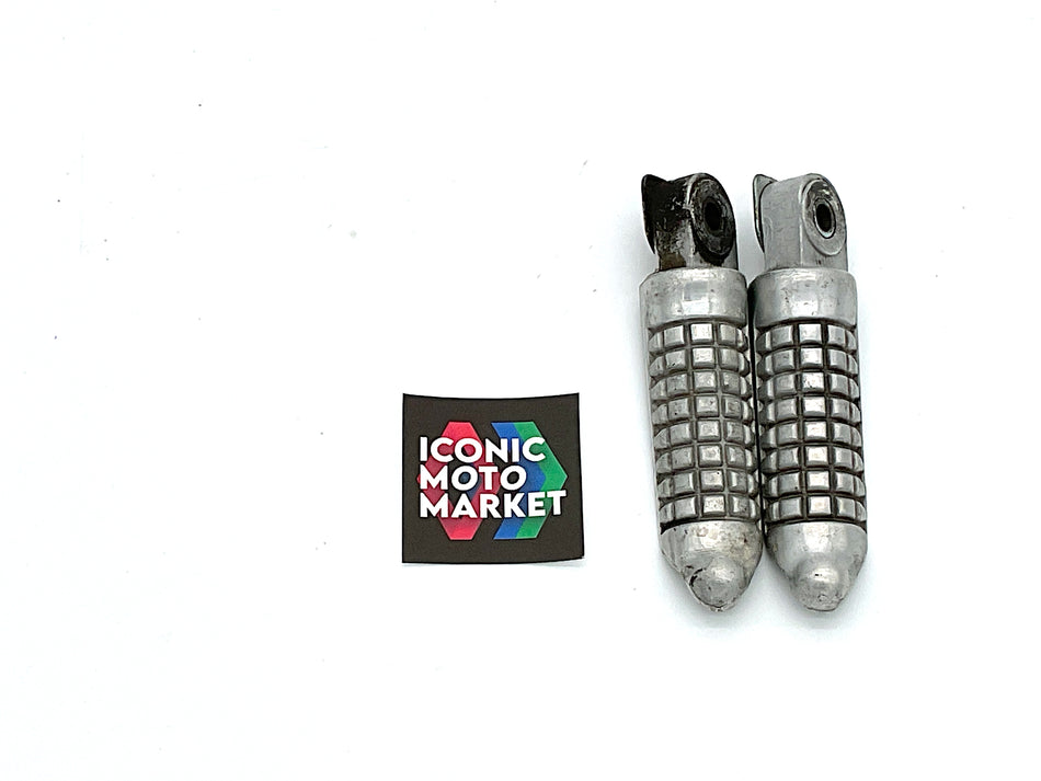 Suzuki RG500 (1985-1987) Footpegs Right-Hand, Left-Hand. (OEM) #4360120A00_4360220A00