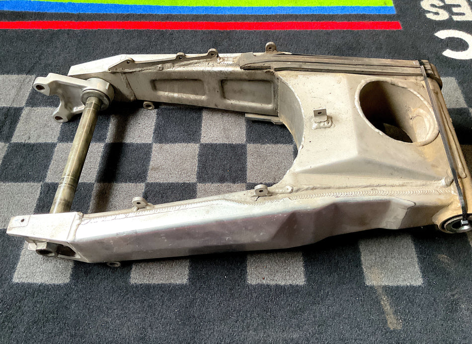 Kawasaki Ninja ZX-7 (1992) Swingarm, w/ axle, caliper hanger. (OEM) #330011378KF
