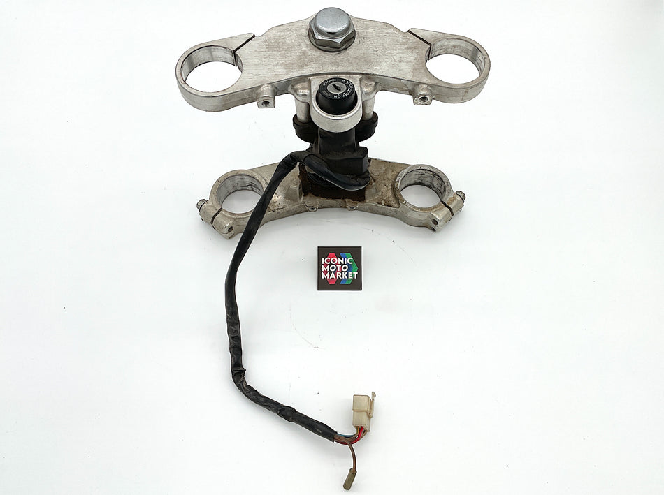 Kawasaki Ninja ZX-7 (1992) Fork Triples Tree, w/ Key Ignition. (OEM) #44039-1222