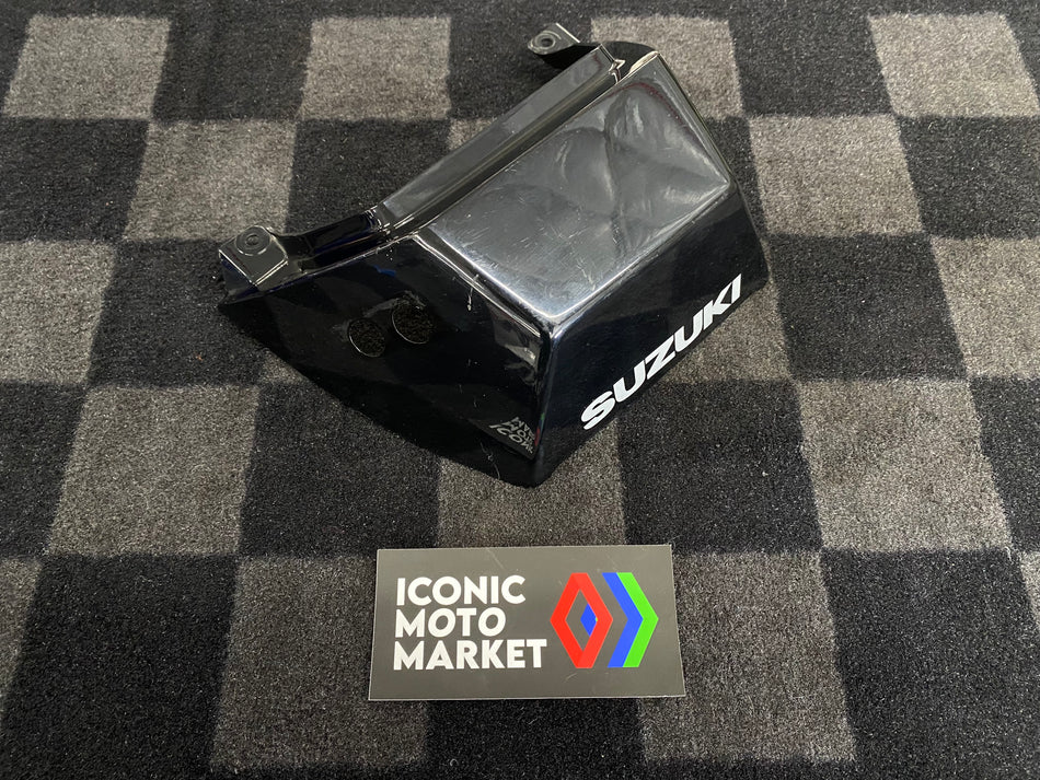 Suzuki GSX-R1100 (1989-1990). Tail Cap. (OEM)  (2)