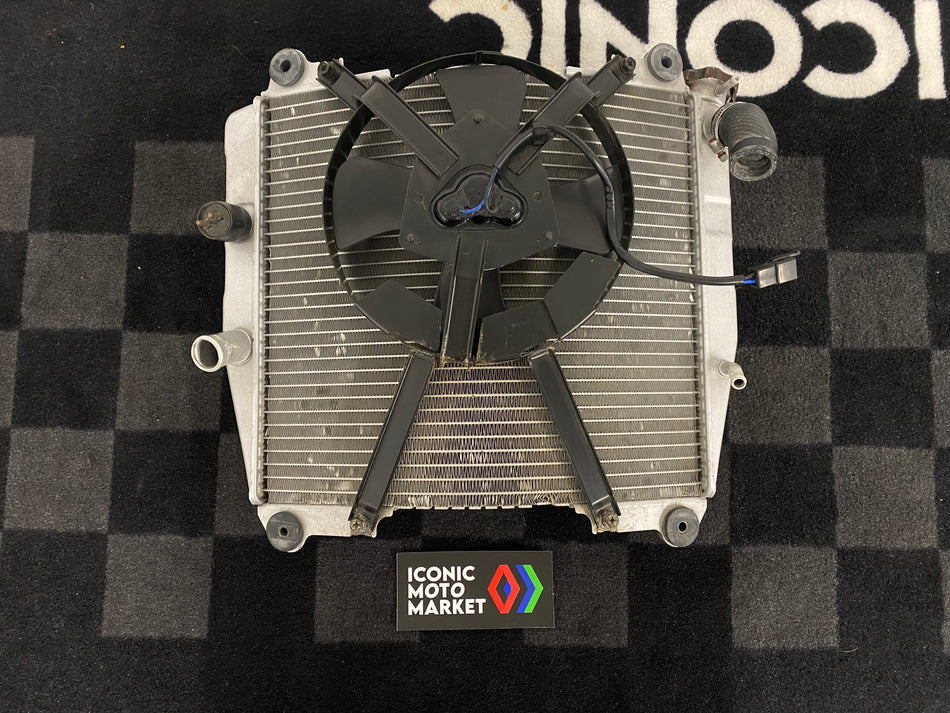 Kawasaki ZX-7R Radiator and Fan #390601106