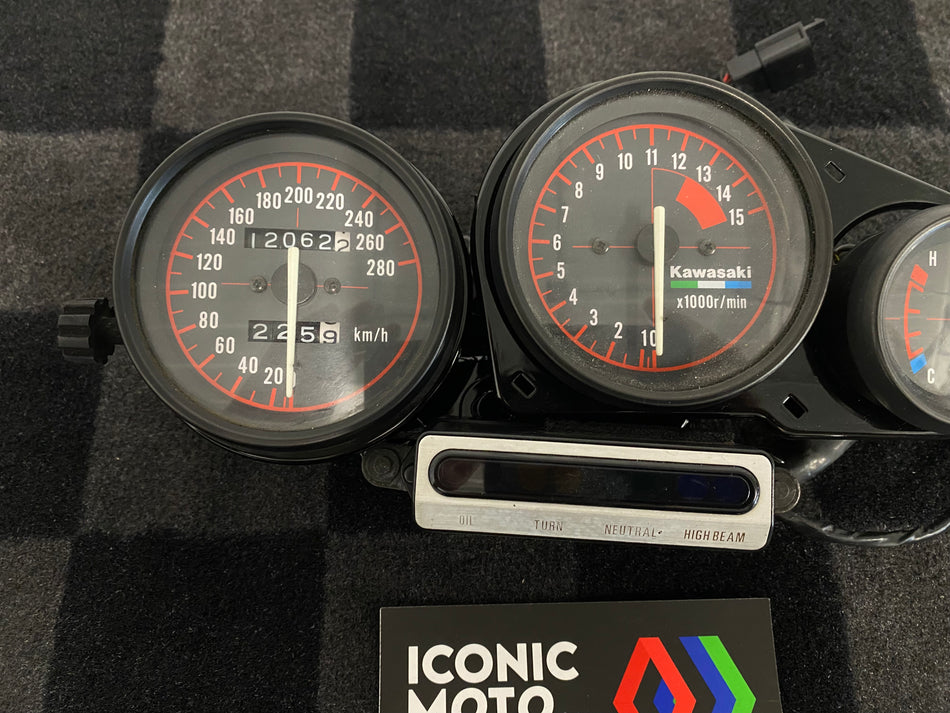 Kawasaki ZX-7R Gauge Cluster #250081175