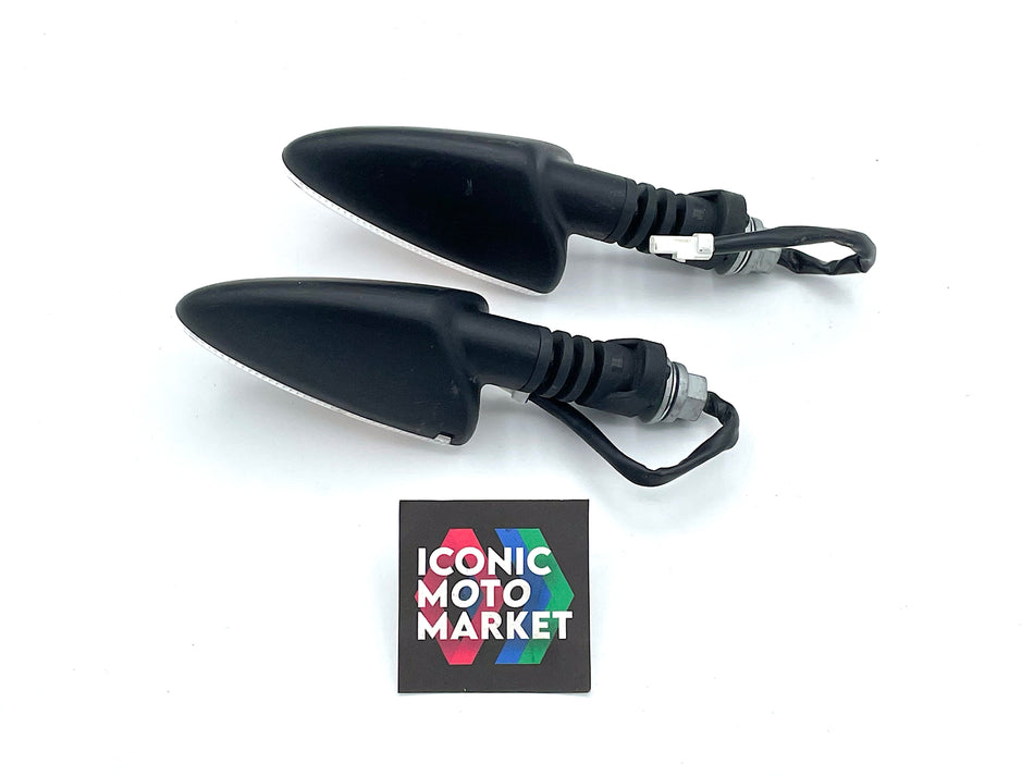 Aftermarket - Triangular Turn Signals, Clear. #GAFT_SCLR1