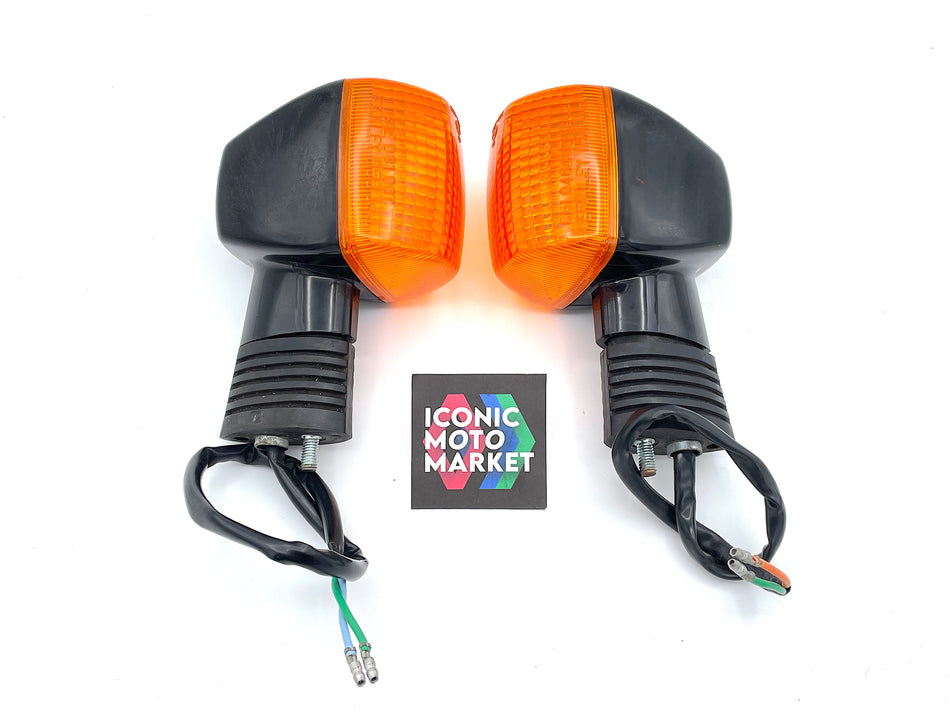 Honda CBR900RR, CBR600F, RVF750R RC45 - Front Turn Signals, Set. (OEM) #33400-MW0-670
