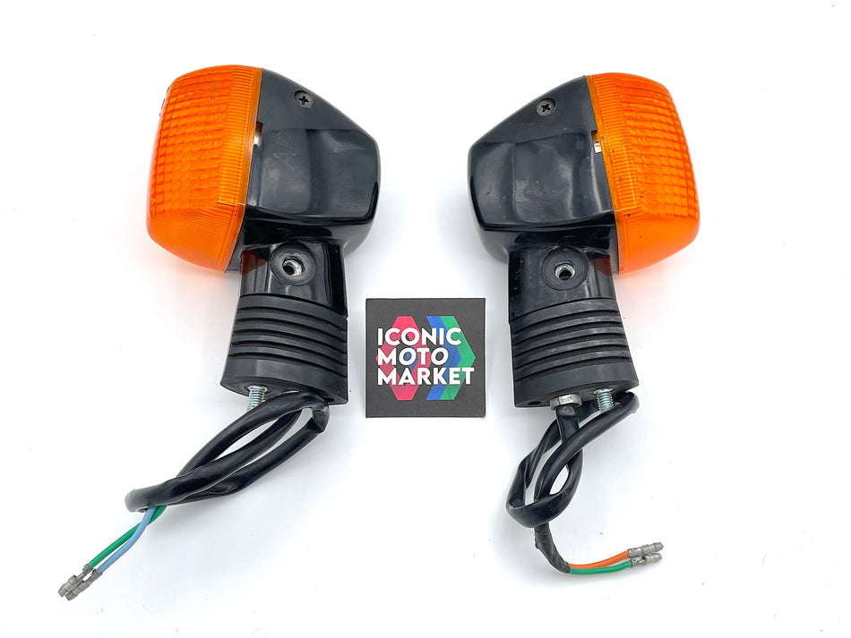 Honda CBR900RR, CBR600F, RVF750R RC45 - Front Turn Signals, Set. (OEM) #33400-MW0-670