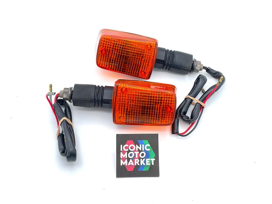 Suzuki GSX-R1100, RF900, RF600, DR650 - Front Turn Signals, Set. (OEM) #35601-29E30(2)