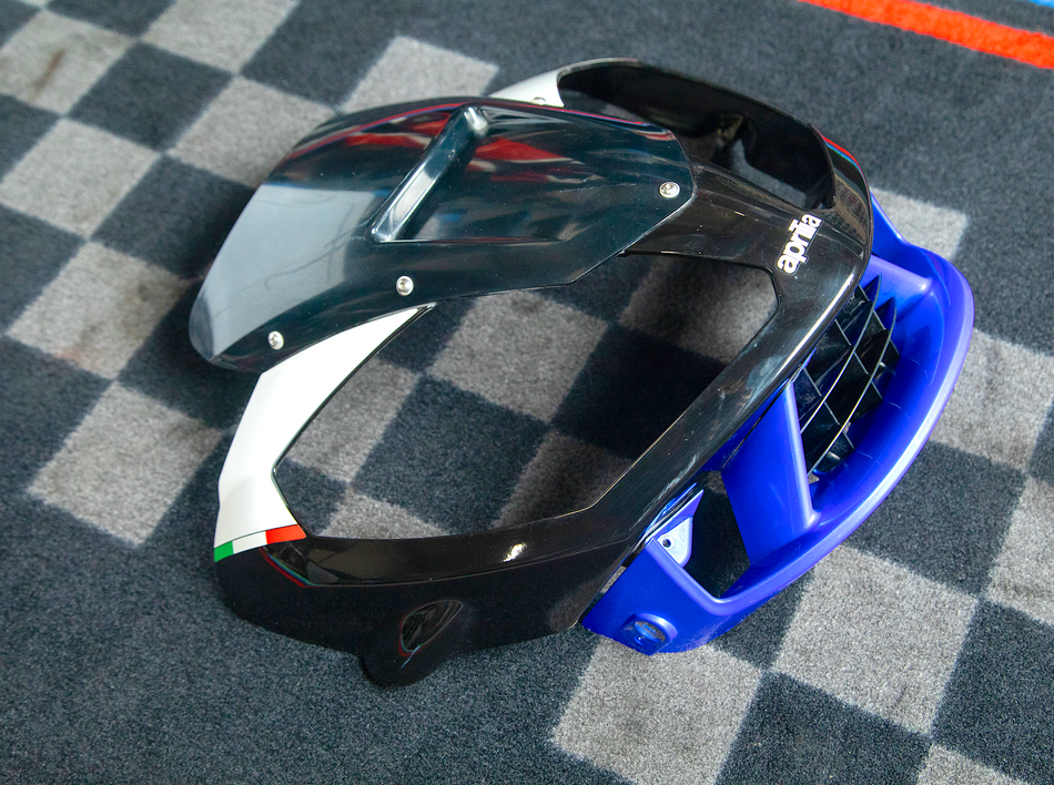 Aprilia RSV 1000 Tuono (2006-2009) FR Upper Cowl w/ Air Intake, Windscreen. (OEM) #AP8179339