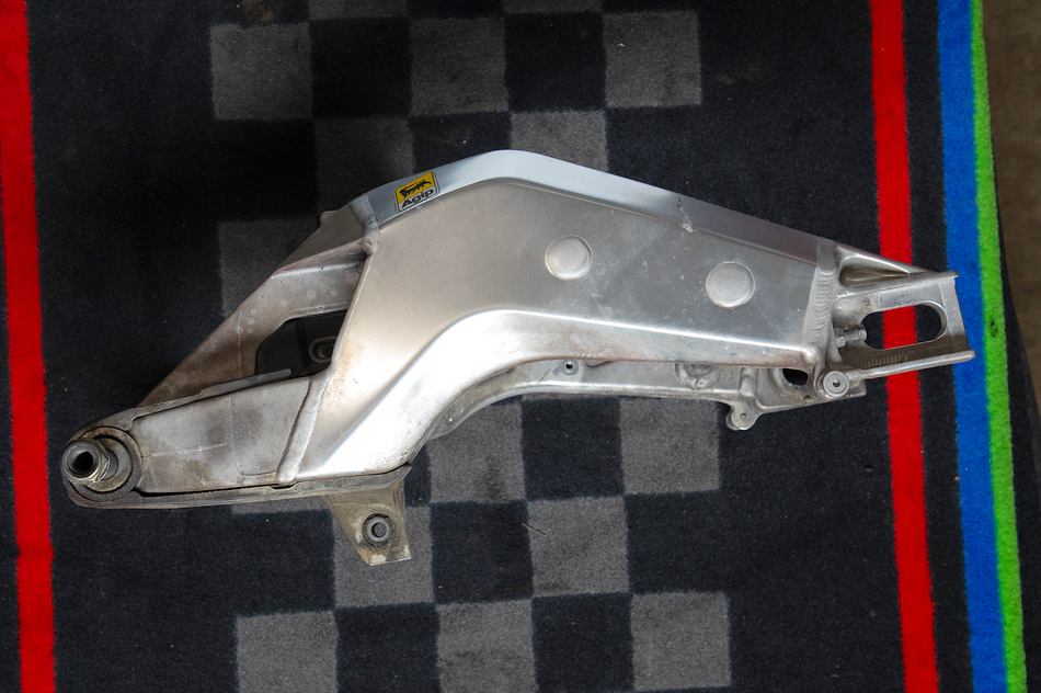 Aprilia Tuono, RSV - Swingarm. (OEM) #AP8145020