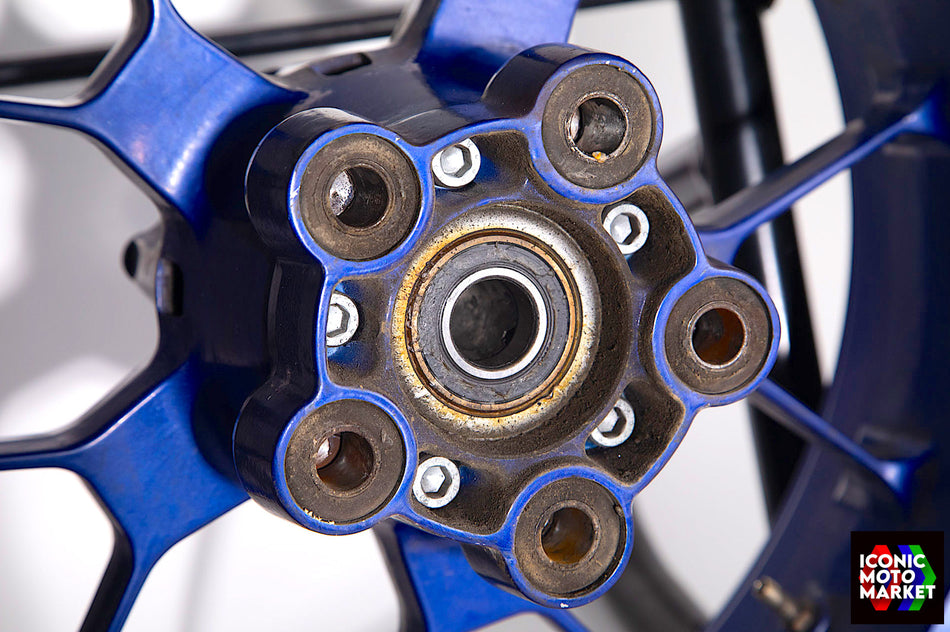 Aprilia RSV1000, RSV1000 Tuono - Rear Wheel, Blue. (OEM) #AP8128191