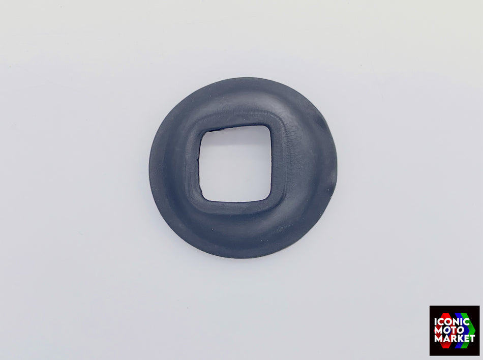 Suzuki GSX-R750, GSX-R1100 - Grommet, Right Turn Signal. (OEM) #35674-27A30