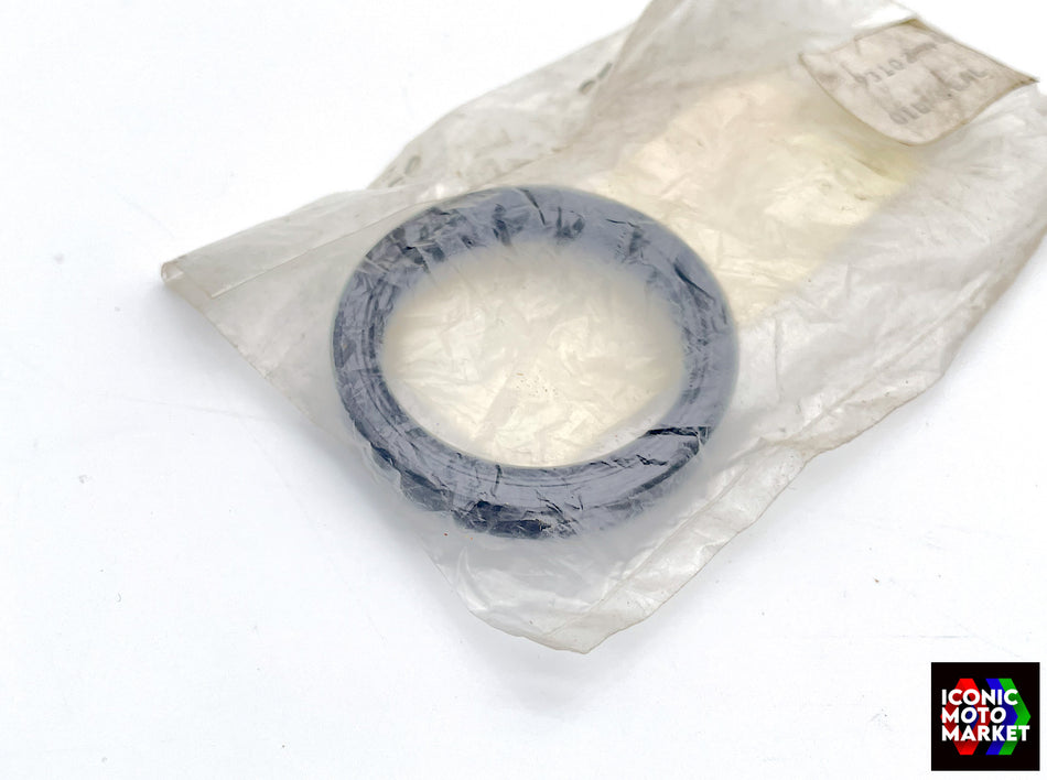 Yamaha RD500 (1985-1987) Oil Seal (3MA). NOS (OEM) #93102-40428