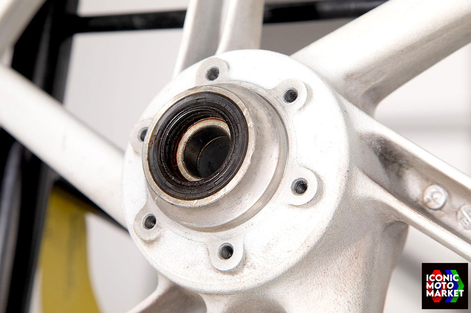 Honda VFR750R RC30 (1987-1990). Front Wheel 3.0 x 17". (OEM) #42650-MR7-999(1)