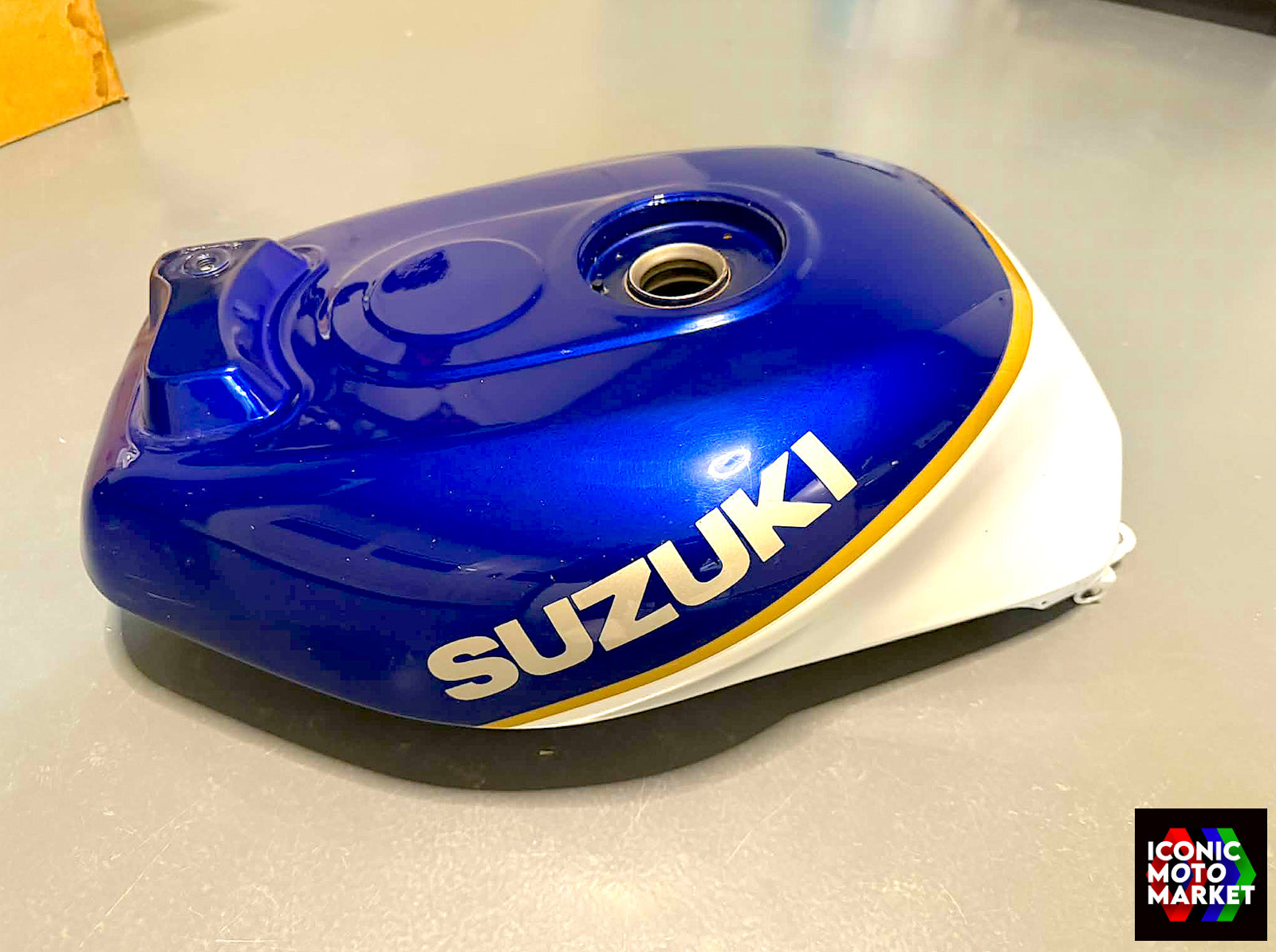 Suzuki GSX-R1100 (1992) Fuel Tank, Original. (OEM) #44100-41C50-3SL ...