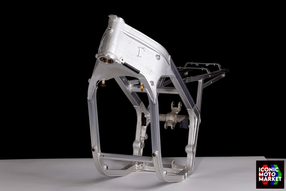 Suzuki RG500 (1985-1987) Frame, Chassis. (OEM) #41100-20A02-000(2)