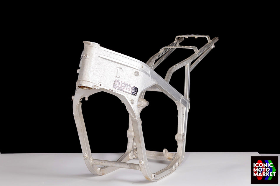 Suzuki RG500 (1985-1987) Frame, chassis. (OEM) #41100-20A02-000(4)