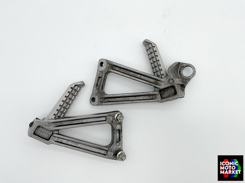 Kawasaki ZX-7, ZX-7R - Passenger Footpegs Set Assy. (OEM) #35011-1555_35011-1554