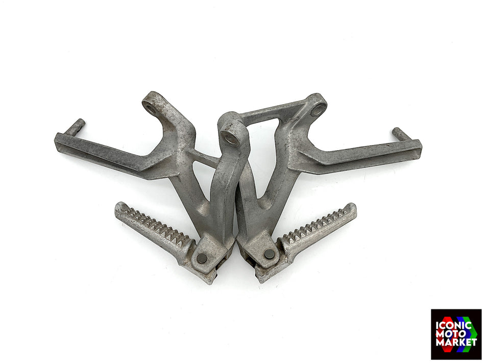 Honda VFR400R NC30 (1989-1992) Passenger Rearsets, LH/RH Set. (OEM) #50711MR8000_50712MR8000