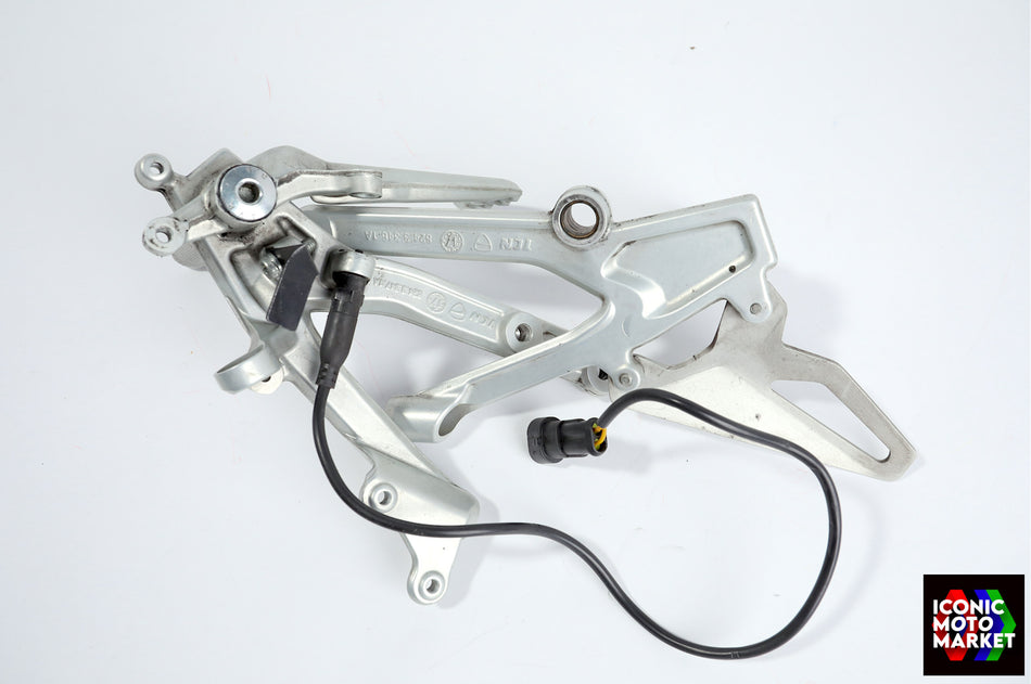 Ducati Panigale V4/V4S (2018-2021) Rearsets w/ Pegs & Pedals. (OEM) #82433461A_82433471A