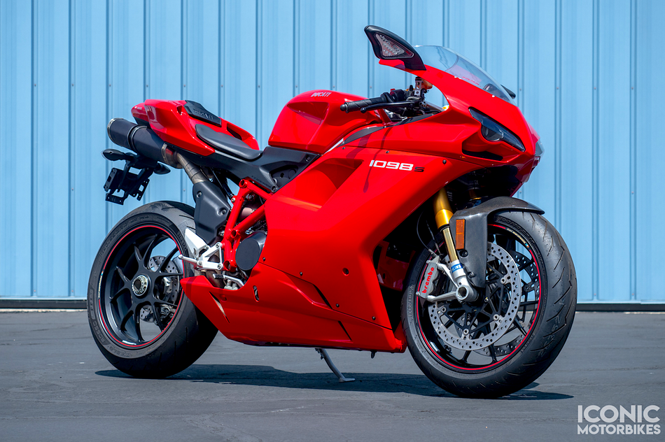 Ducati 1098, 1198 - Fender, Front Black. (OEM) #56420611AA