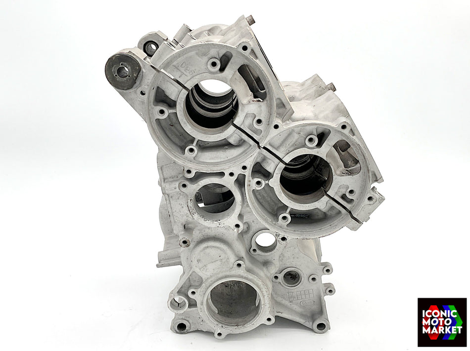 Suzuki RG400 (1985-1986) Engine Crankcase Set. (OEM) #SUZ_RG4-001