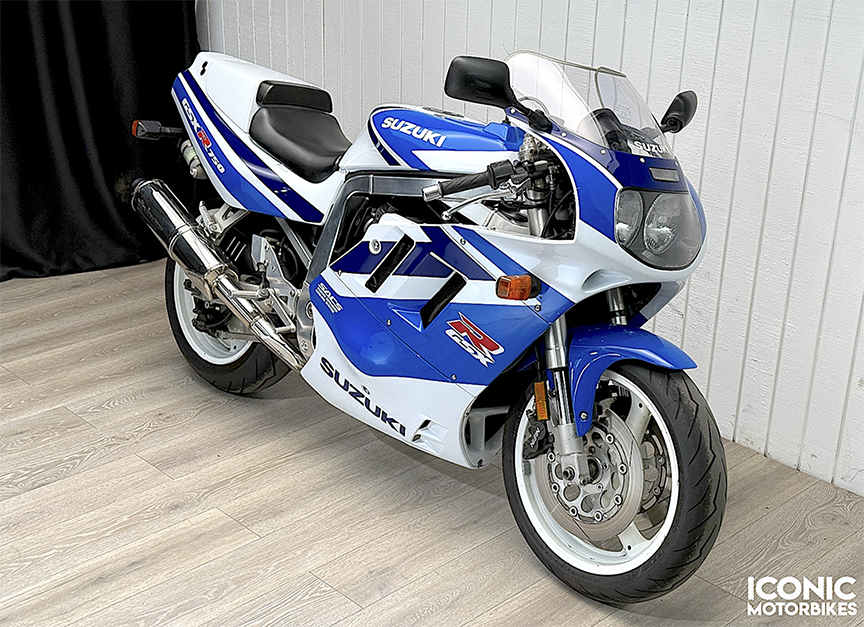 Suzuki GSX-R750 (1991-1992) Decals, Side Upper Cowling. NOS (OEM) #68270-18D01-0NG