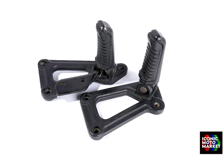 Ducati 900SS, 900SS FE, 750SS, 600SS - Footrest Brackets & Pegs Set. (OEM) #82410111A_8240101BA