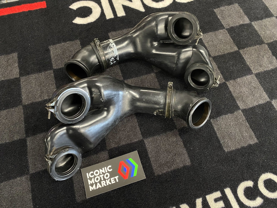 Suzuki RG500 Stock Intake Set