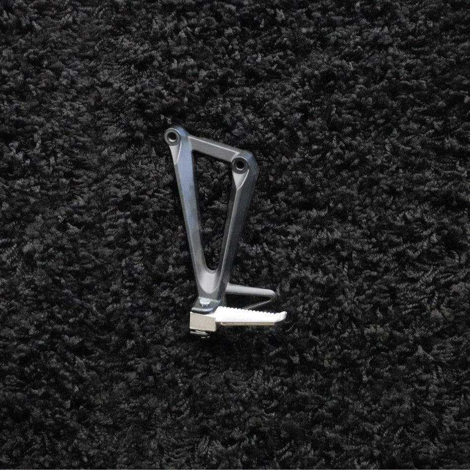 Yamaha YZF R3 Right Rear Footrest Assembly