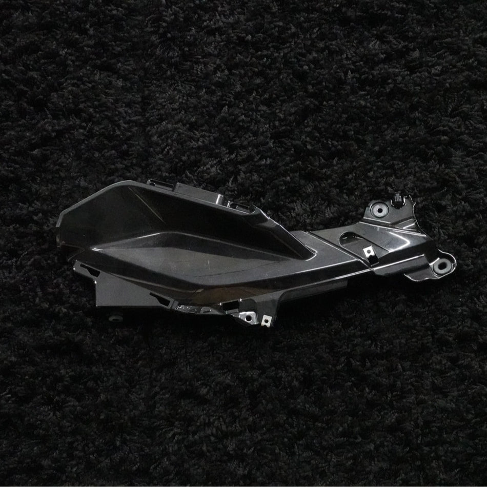 Yamaha YZF R3 right side fairing engine cover 1WD-F117W-00