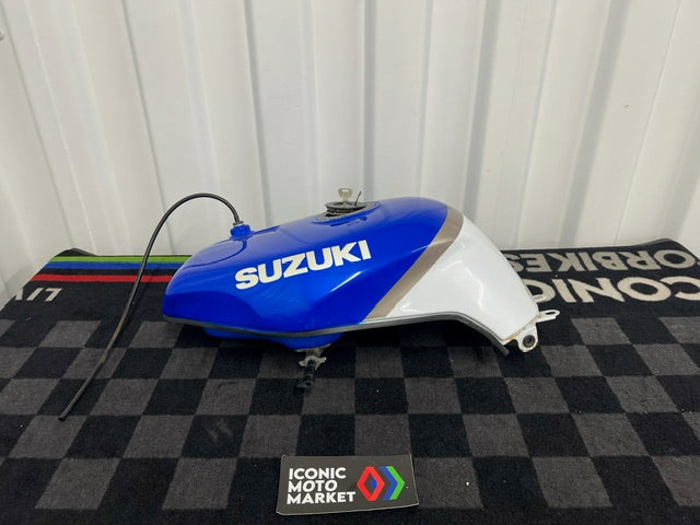 Suzuki GSX-R750 (1993). Fuel Tank - Blue/White. (OEM) #44100-17EB1-M18