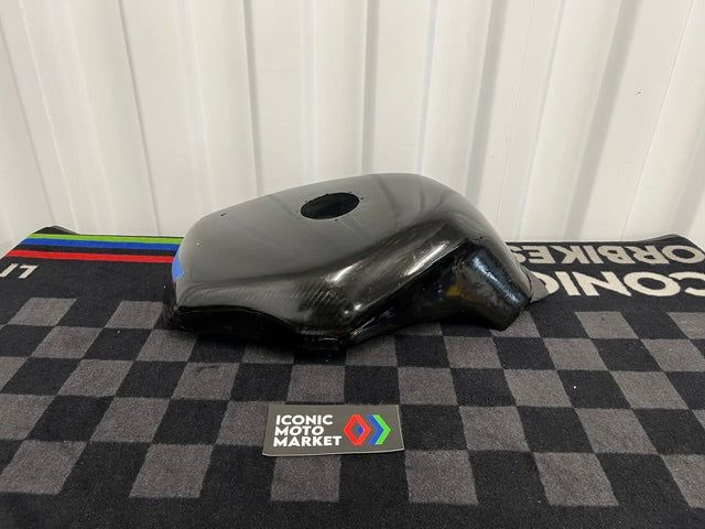 Suzuki GSX-R750 (1993-1995) GSX-R1100 (1993-1998). Fiberglass Race Tank.